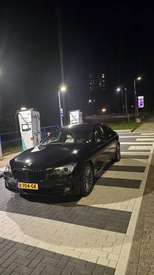 BMW 740 Individual Edition Zwart - 2