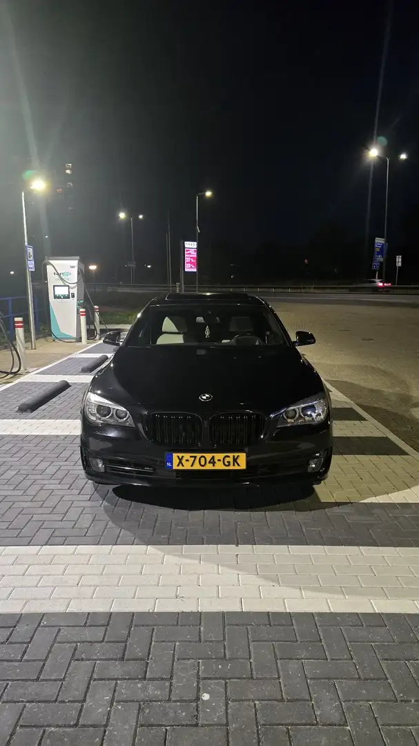 BMW 740 Individual Edition Zwart - 1