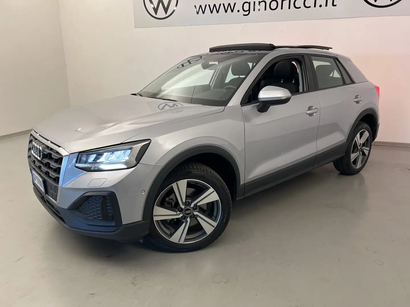 Audi Q2 35 TDI quattro S tronic Admired Argento - 2