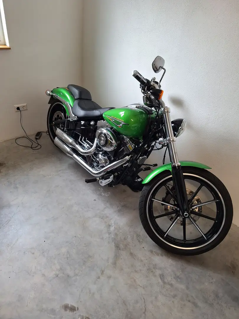 Harley-Davidson Breakout Vert - 2