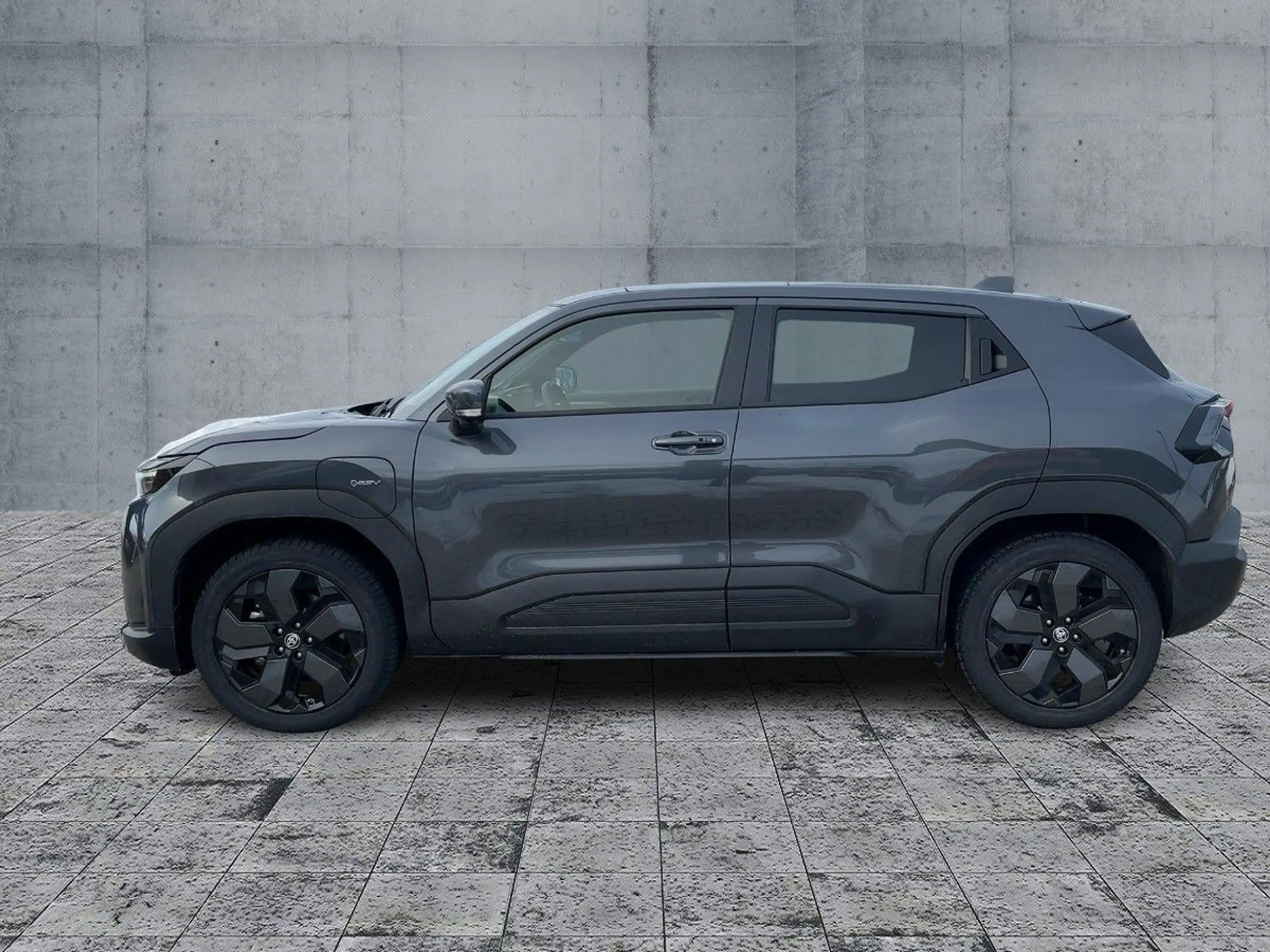 Toyota Urban Cruiser 128 kW // 61 kWh Lounge — photo 4