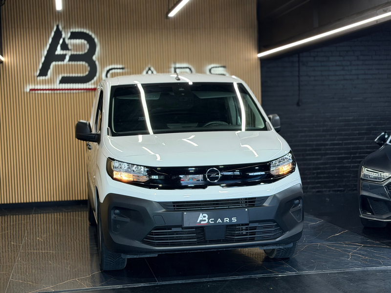 Peugeot Partner 1.5HDI ** UTILITAIRE ** GARANTIE 12 MOIS ** — photo 3