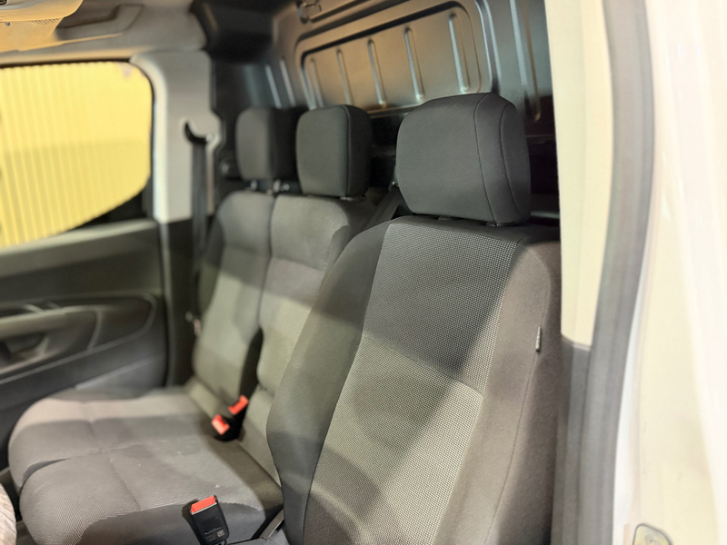 Peugeot Partner 1.5HDI ** UTILITAIRE ** GARANTIE 12 MOIS ** — photo 9