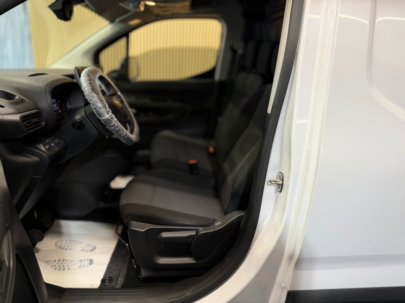 Peugeot Partner 1.5HDI ** UTILITAIRE ** GARANTIE 12 MOIS ** — photo 8