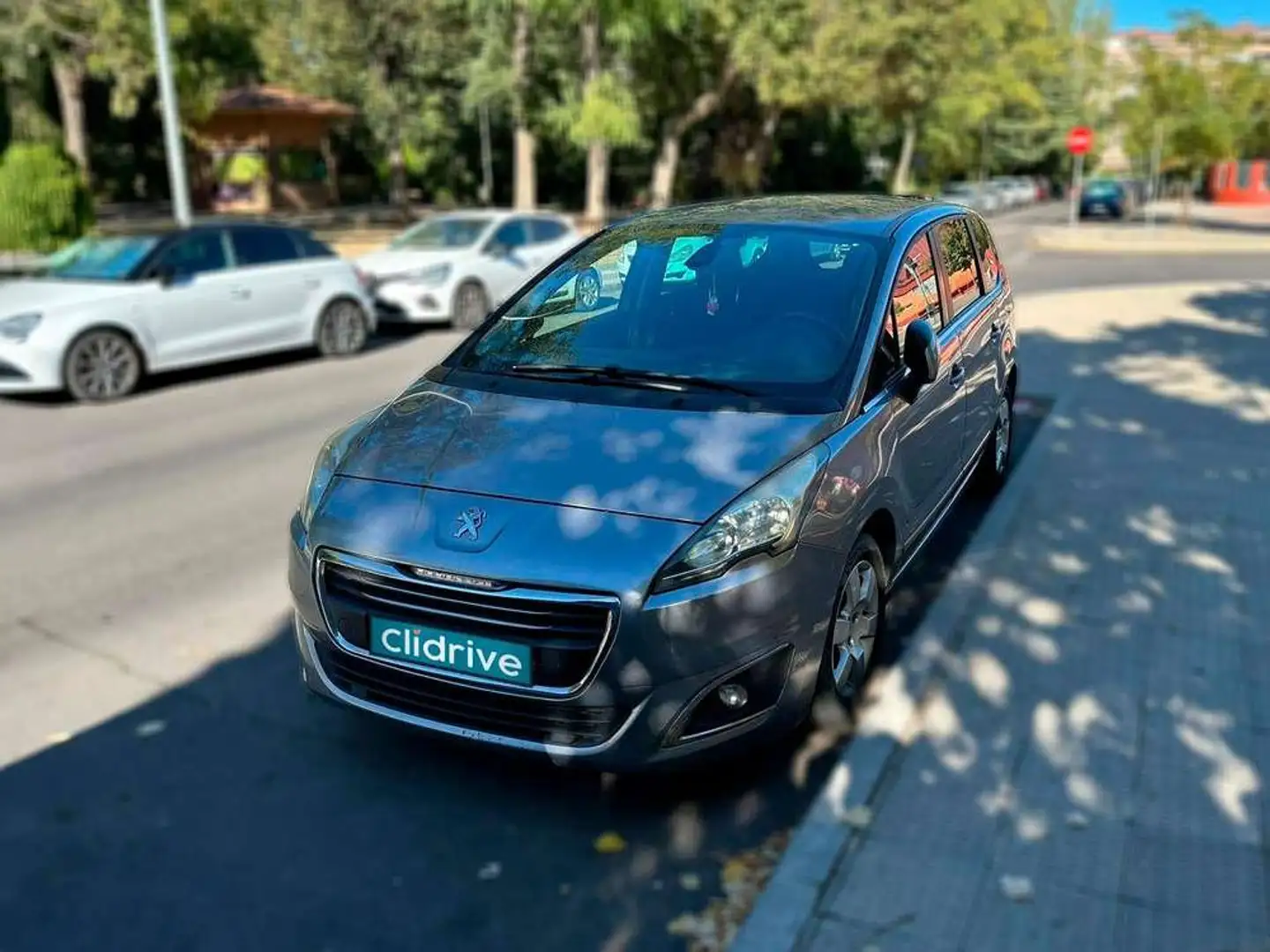 Peugeot 5008 1.6 BlueHDi Style 7 pl. 120 Gris - 2