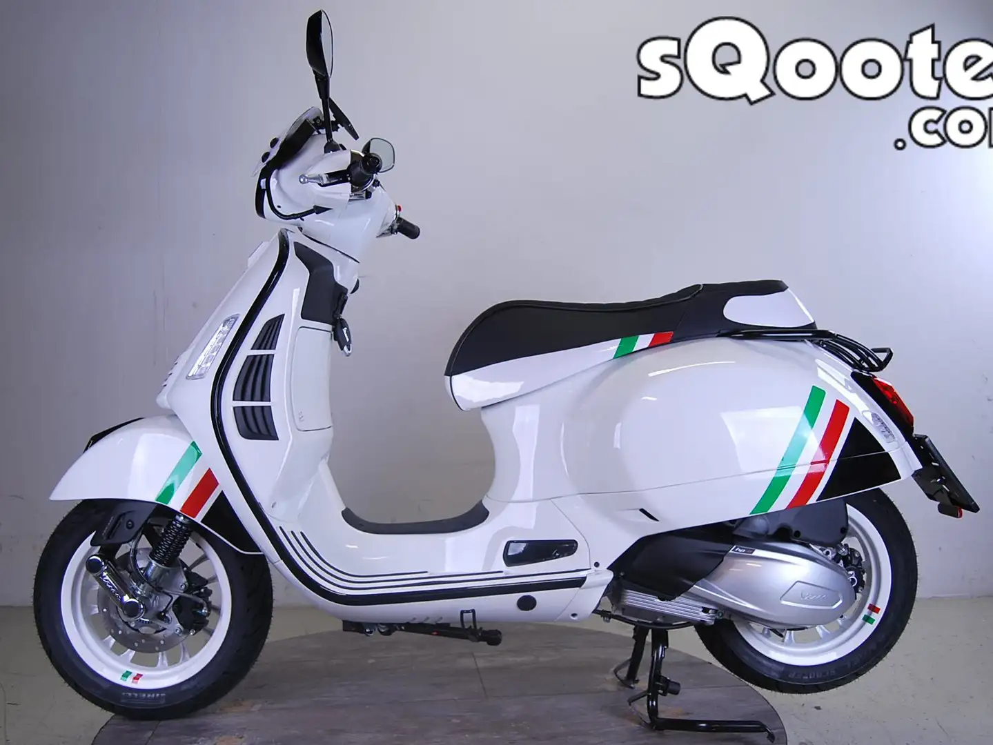 Vespa GTS Super Sport 300 sQ Italy Edition  (qHeck, 13",..) Blanco - 1