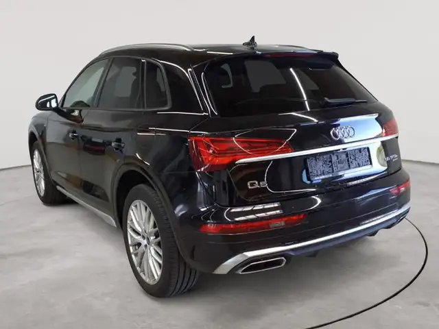Audi Q5 view 5