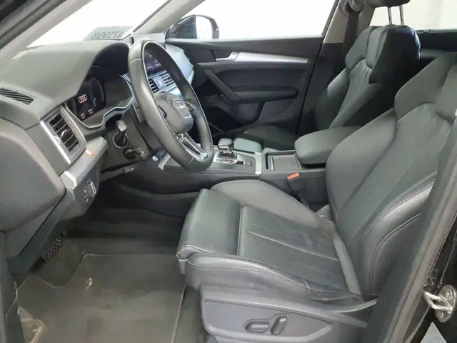 Audi Q5 view 8