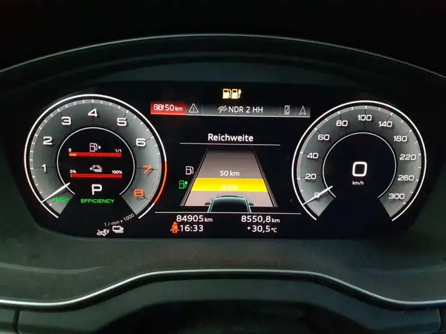 Audi Q5 view 11