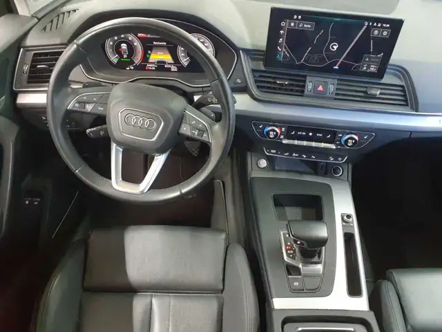 Audi Q5 view 9