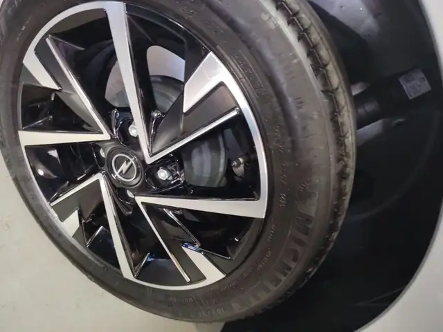 Opel Corsa view 13