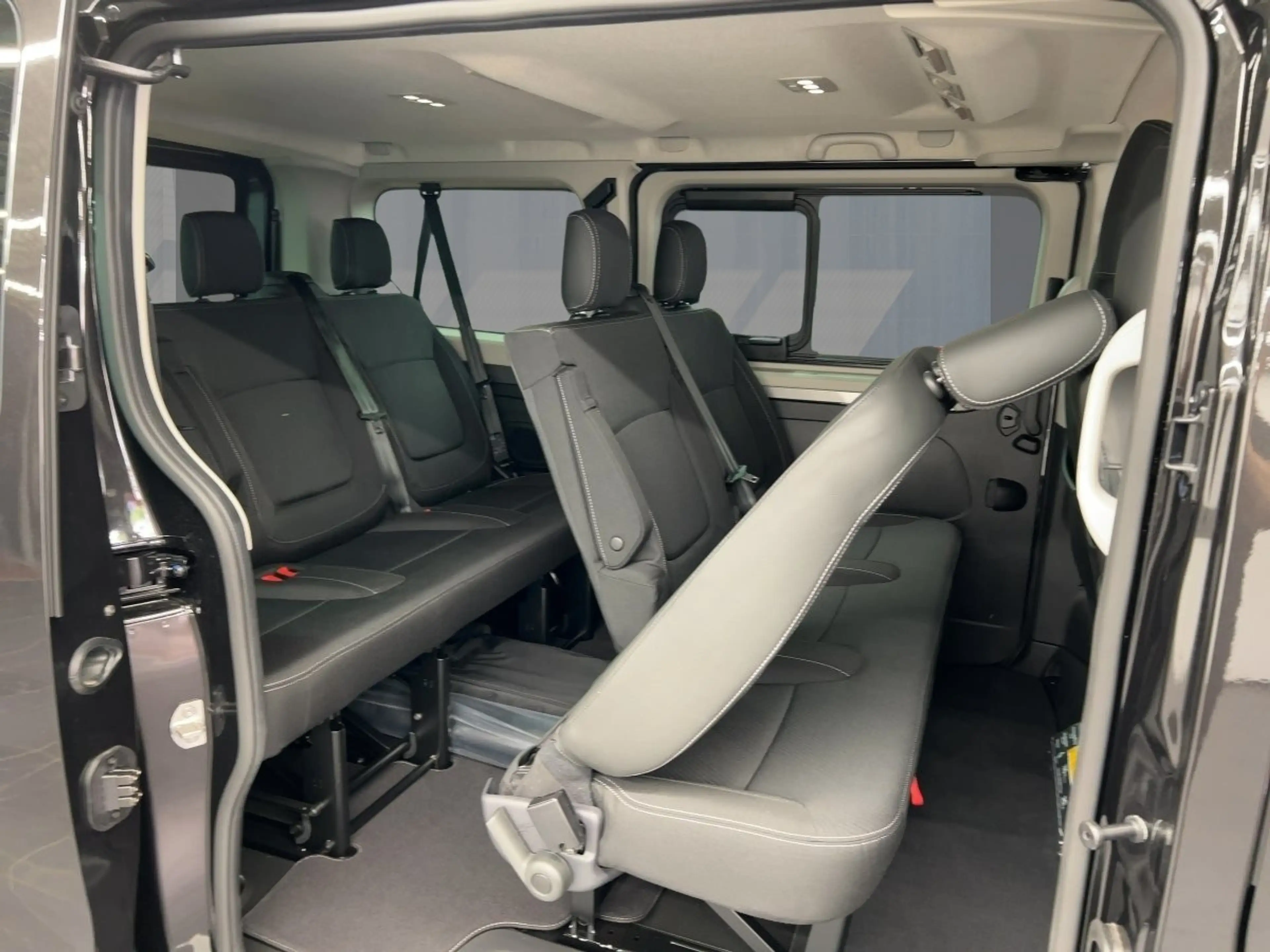 Renault Trafic Pkw Evolution Blue dCi 170 Automatik MY25 — photo 9