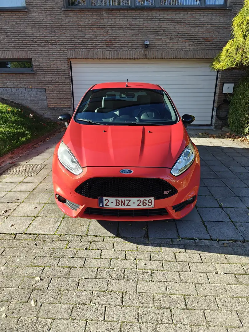Ford Fiesta 1.6 EcoBoost mit Leder-Sport-Paket ST - 2