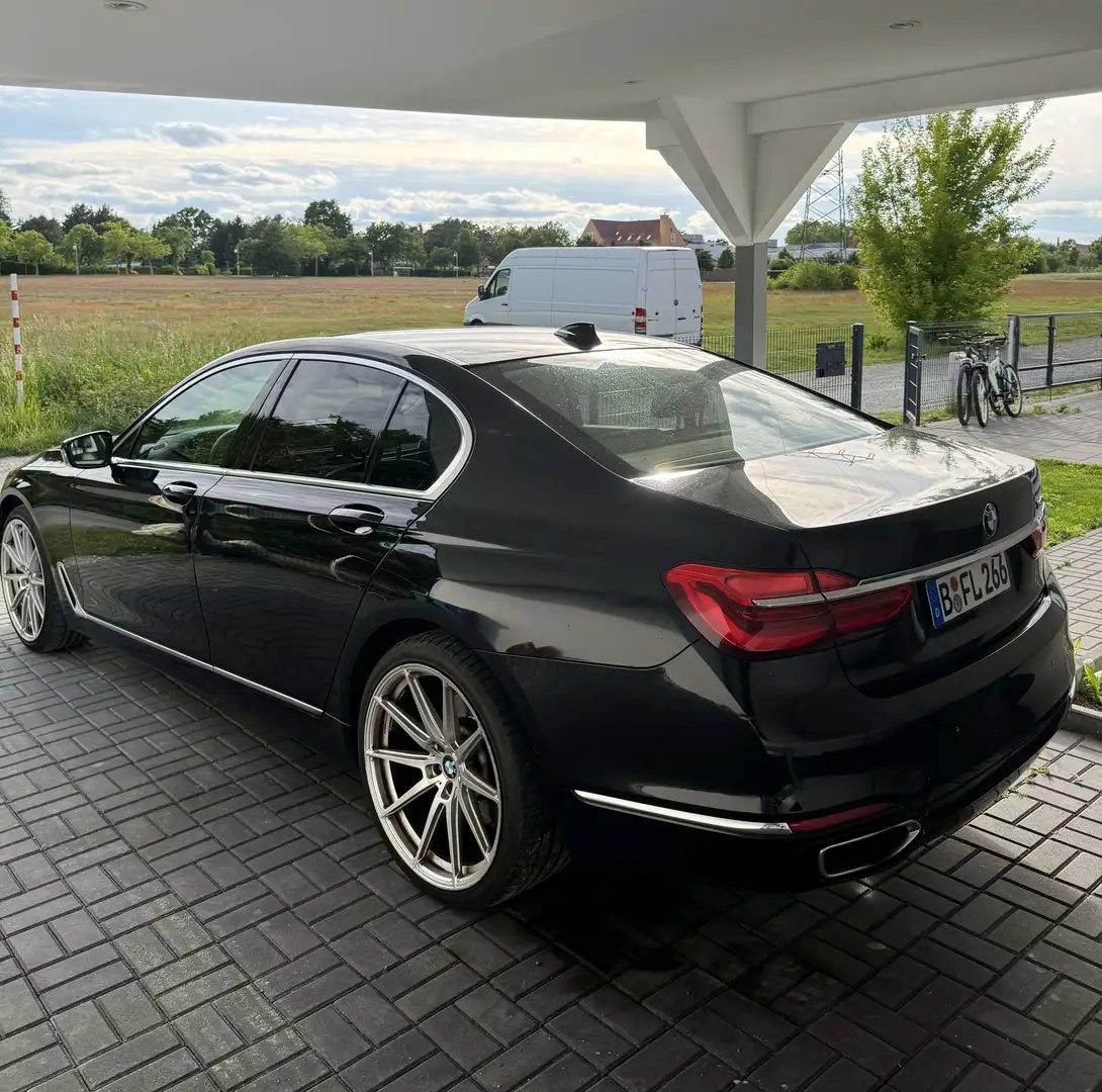 BMW 740 740i - 1