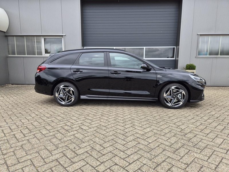 Hyundai i30 Kombi 1.6 T-GDI 150PS Automatik N-Line Sitzhei... — photo 6