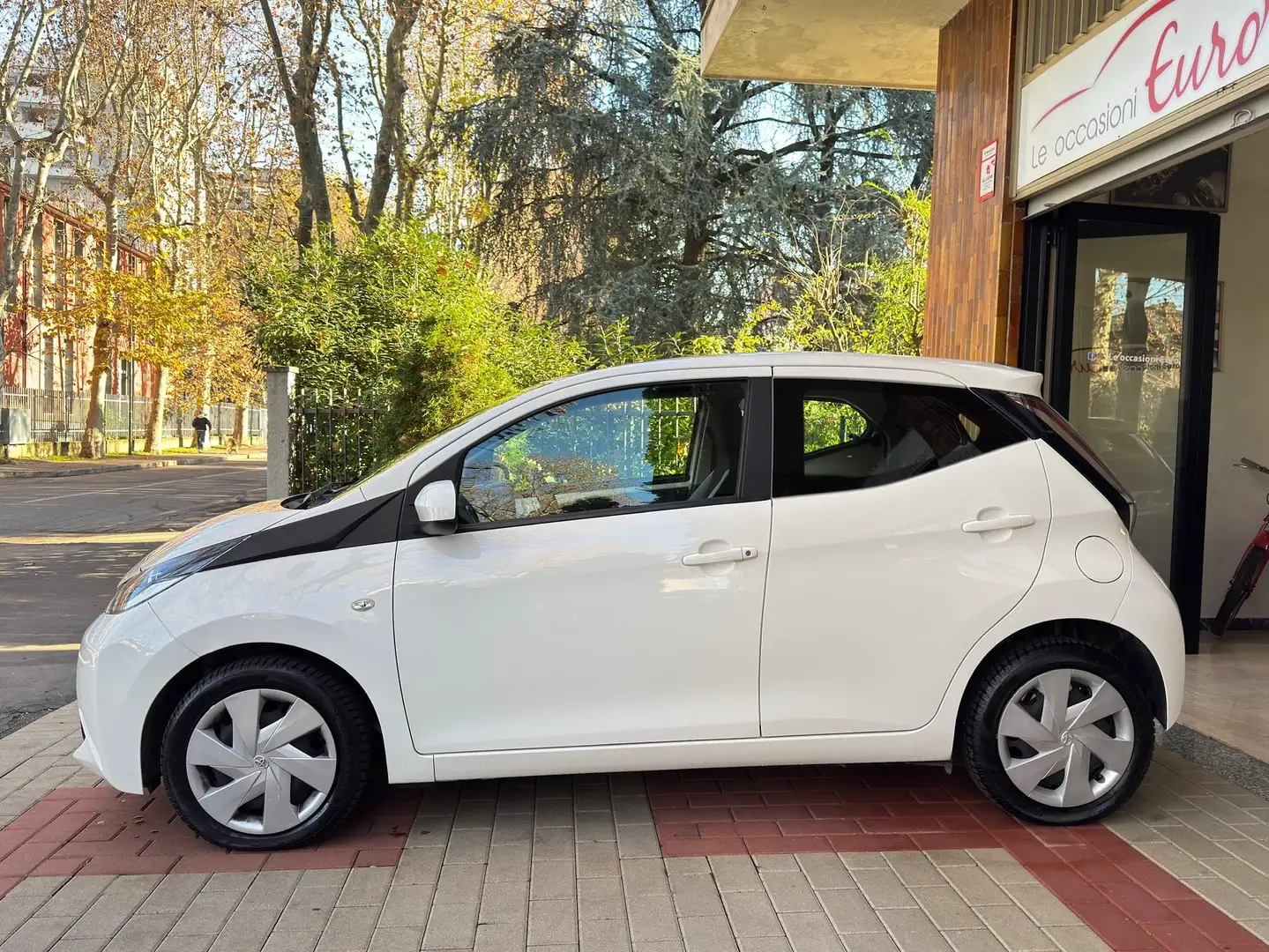 Toyota Aygo Aygo 5p 1.0 X-Play, 70 CV, Unico Propr., Retrocam. Bianco - 2