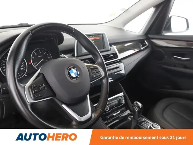 BMW 2 Series view 11