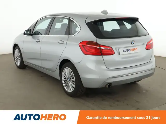 BMW 2 Series view 4
