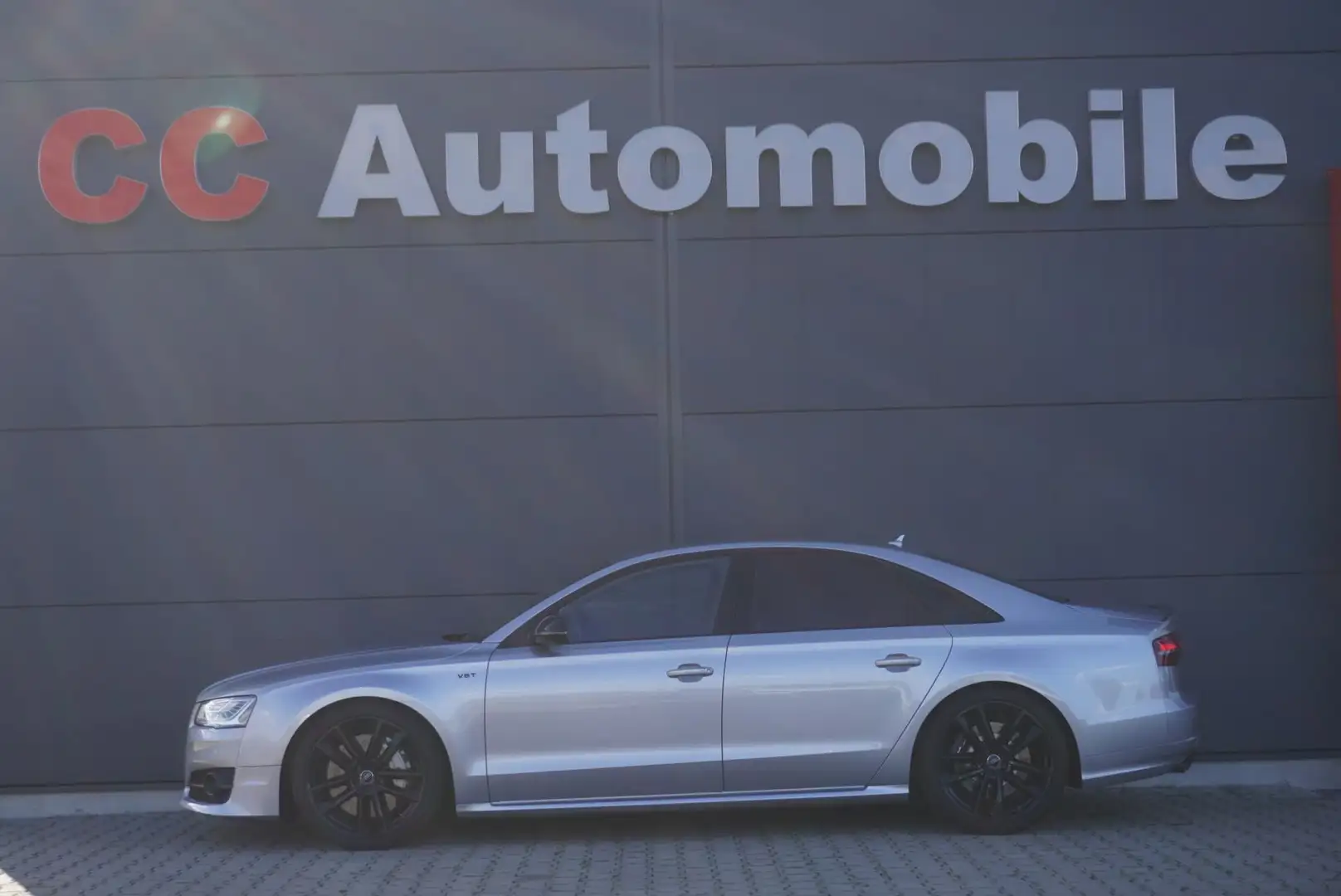 Audi S8 4.0 TFSI quattro plus+21Zoll+Keramik+Standhzg Silber - 1