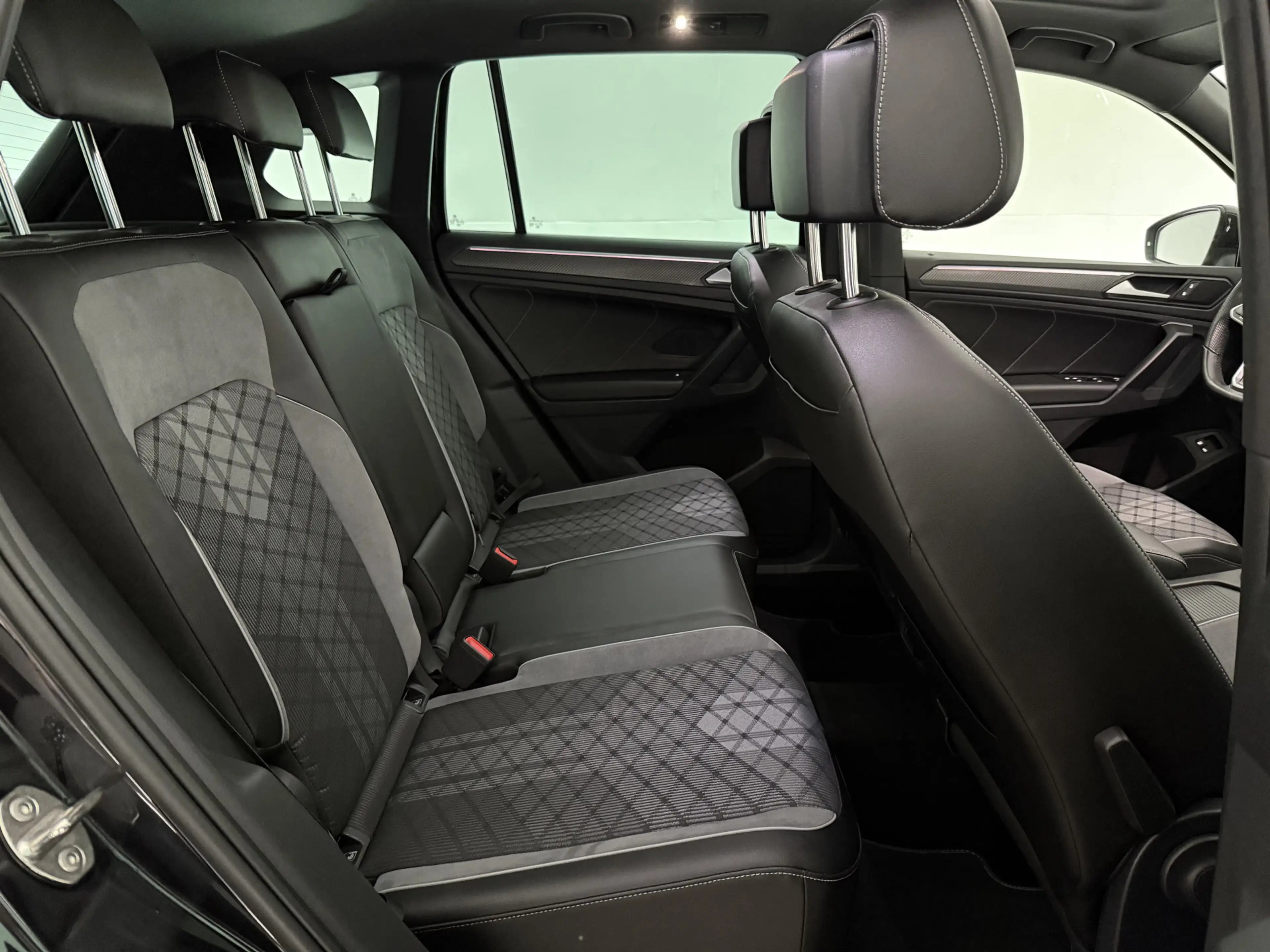 Volkswagen Tiguan 1.4 TSI eHybrid R-Line | Pano | Sfeer | Virtual | — photo 43