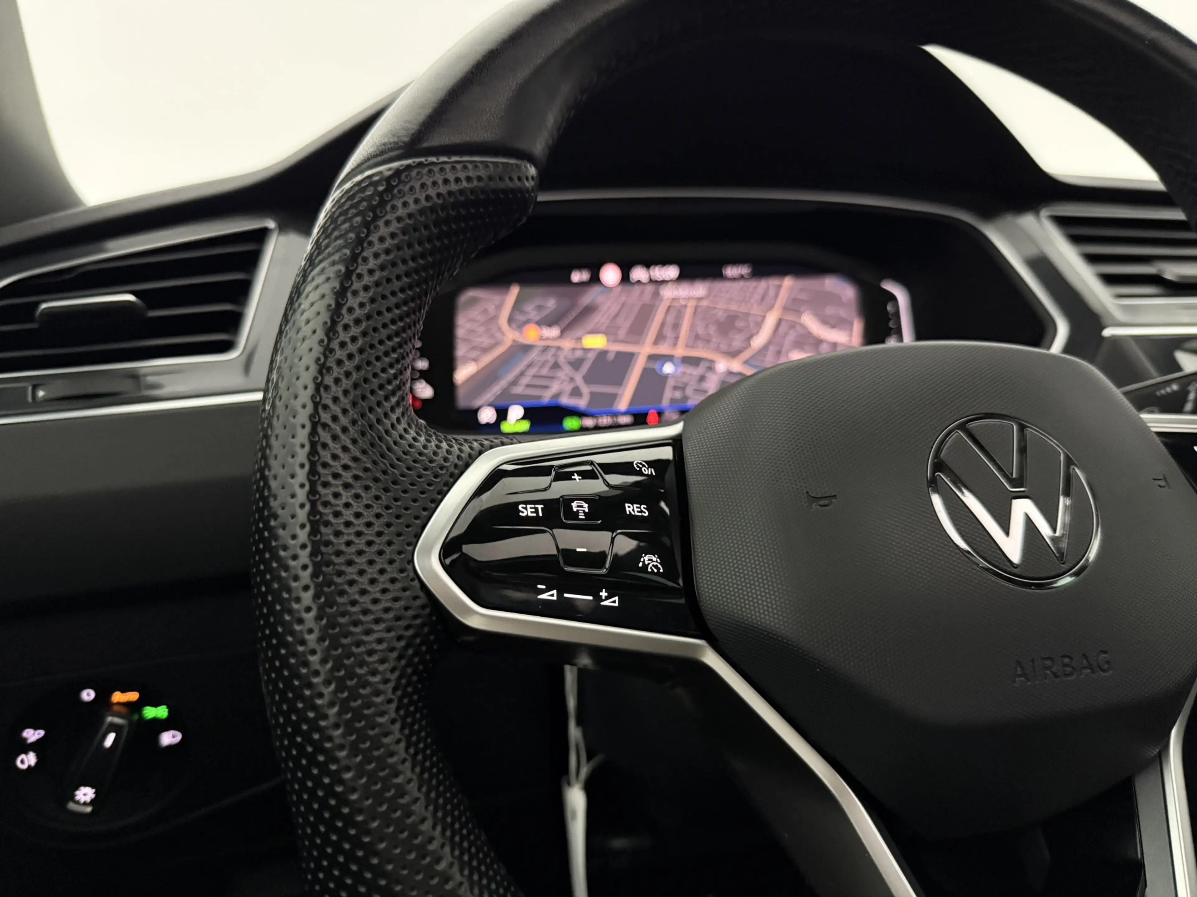 Volkswagen Tiguan 1.4 TSI eHybrid R-Line | Pano | Sfeer | Virtual | — photo 25