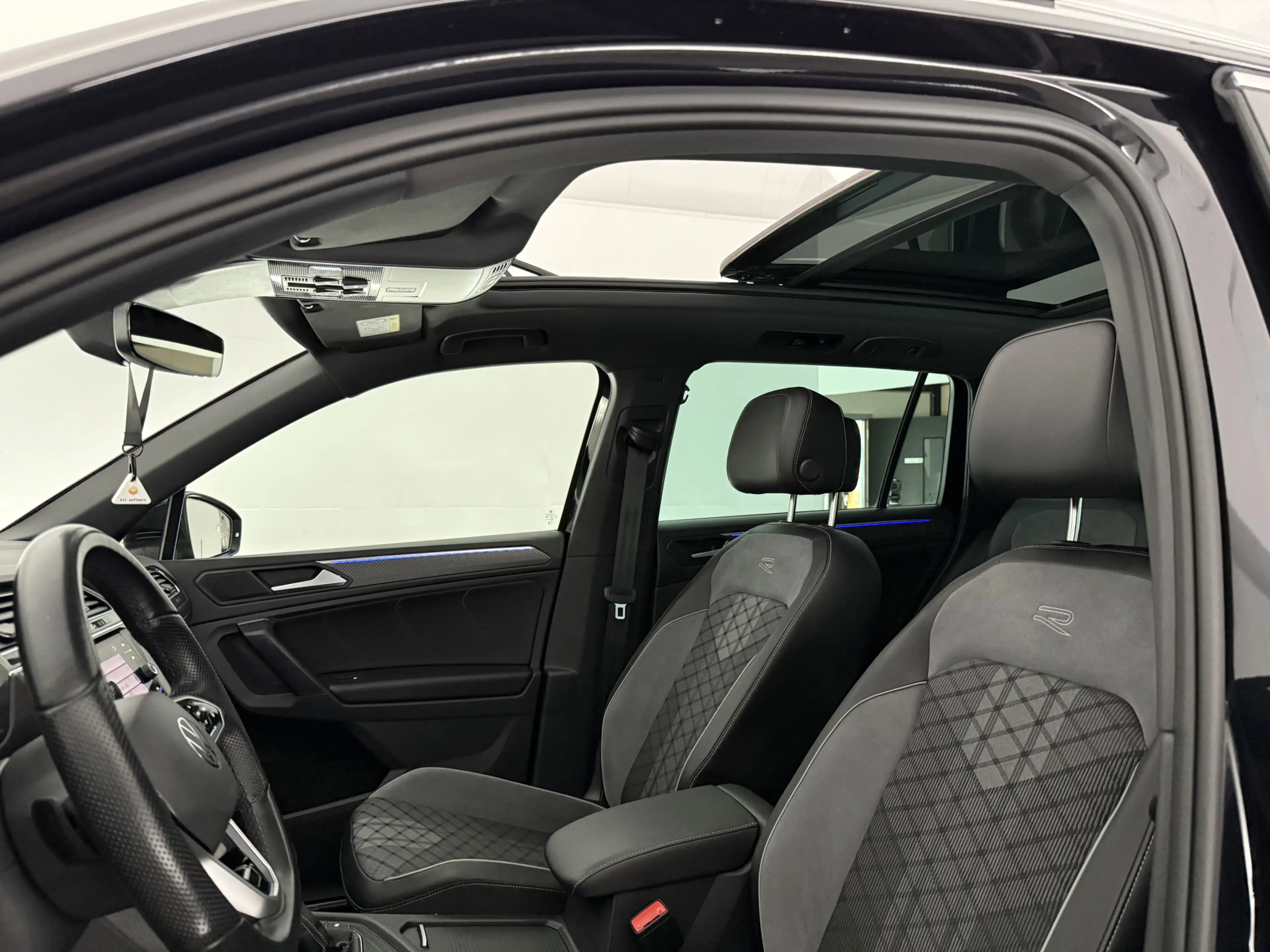 Volkswagen Tiguan 1.4 TSI eHybrid R-Line | Pano | Sfeer | Virtual | — photo 37