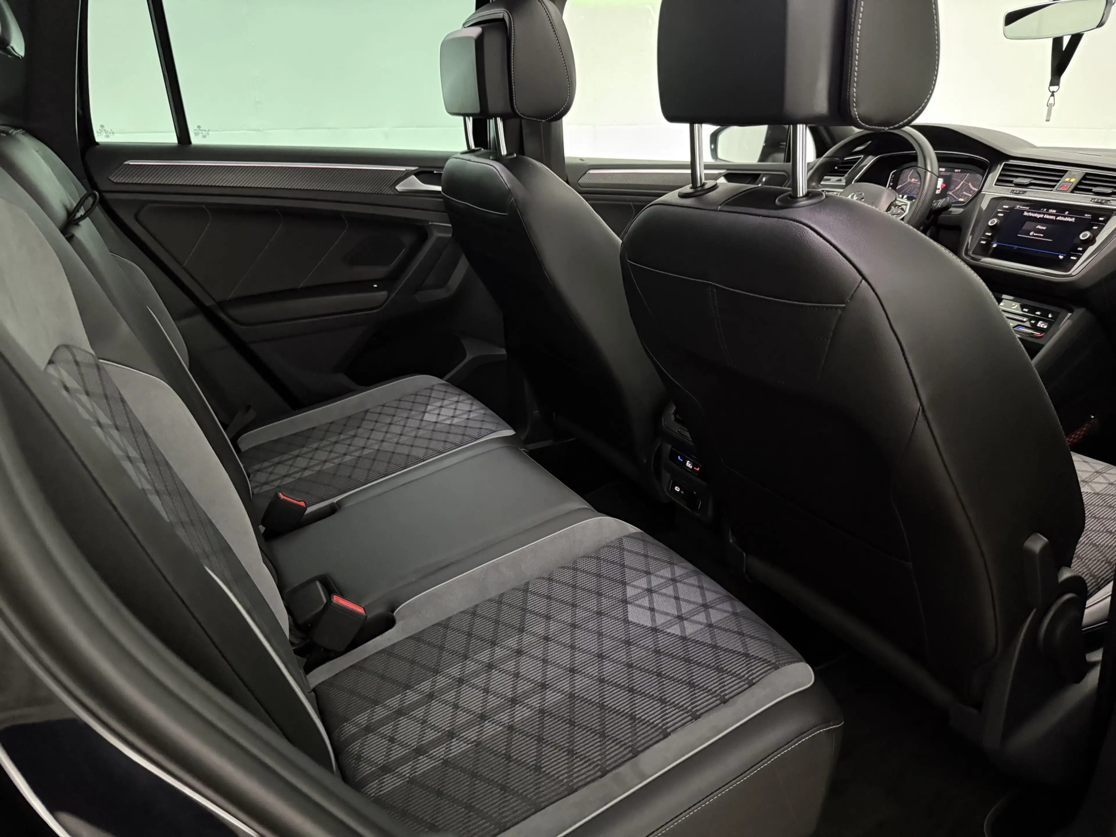 Volkswagen Tiguan 1.4 TSI eHybrid R-Line | Pano | Sfeer | Virtual | — photo 44