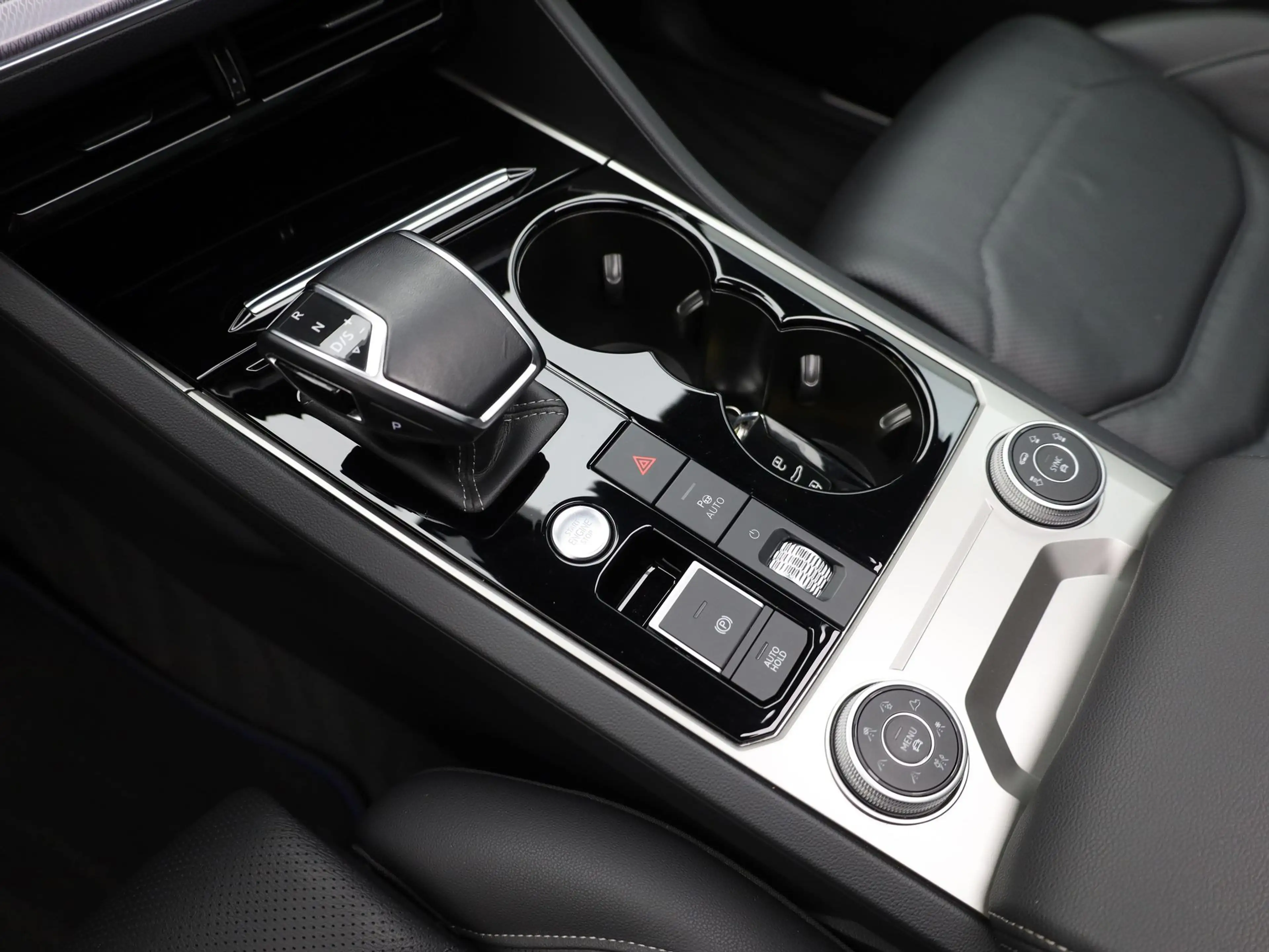 Volkswagen Touareg 3.0 TSi 4MOTION R | Panodak | Stoelkoeling | Trekh — photo 38