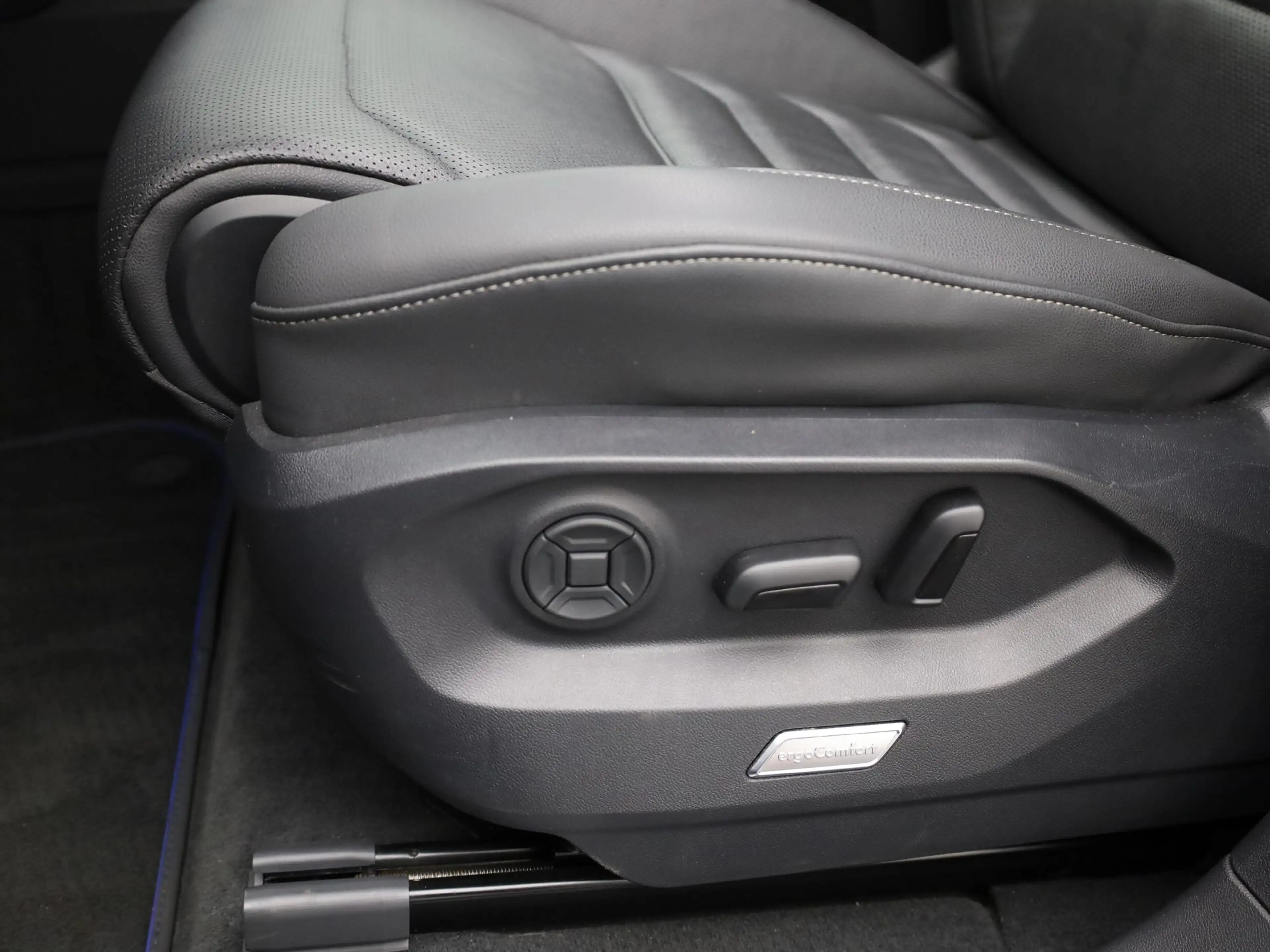 Volkswagen Touareg 3.0 TSi 4MOTION R | Panodak | Stoelkoeling | Trekh — photo 44