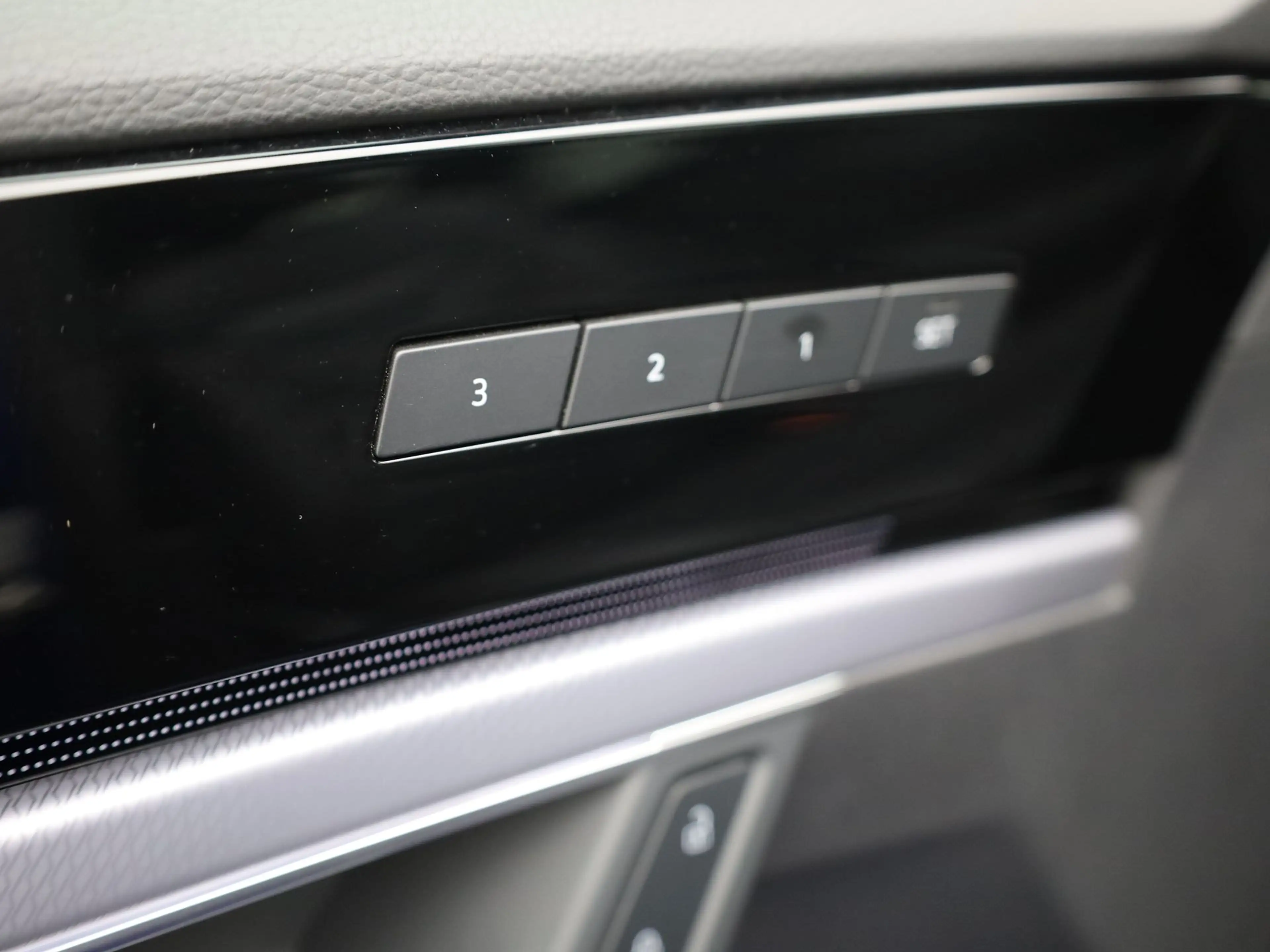 Volkswagen Touareg 3.0 TSi 4MOTION R | Panodak | Stoelkoeling | Trekh — photo 8