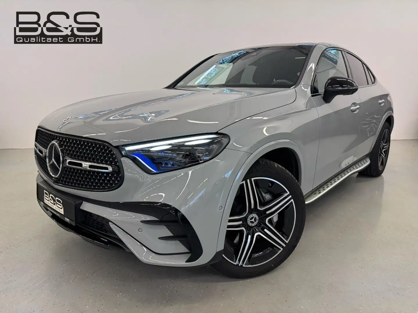 Mercedes-Benz GLC 300 d Coupe 4Matic DISTR,HUD,PANO,BURM,AHK... Grijs - 1