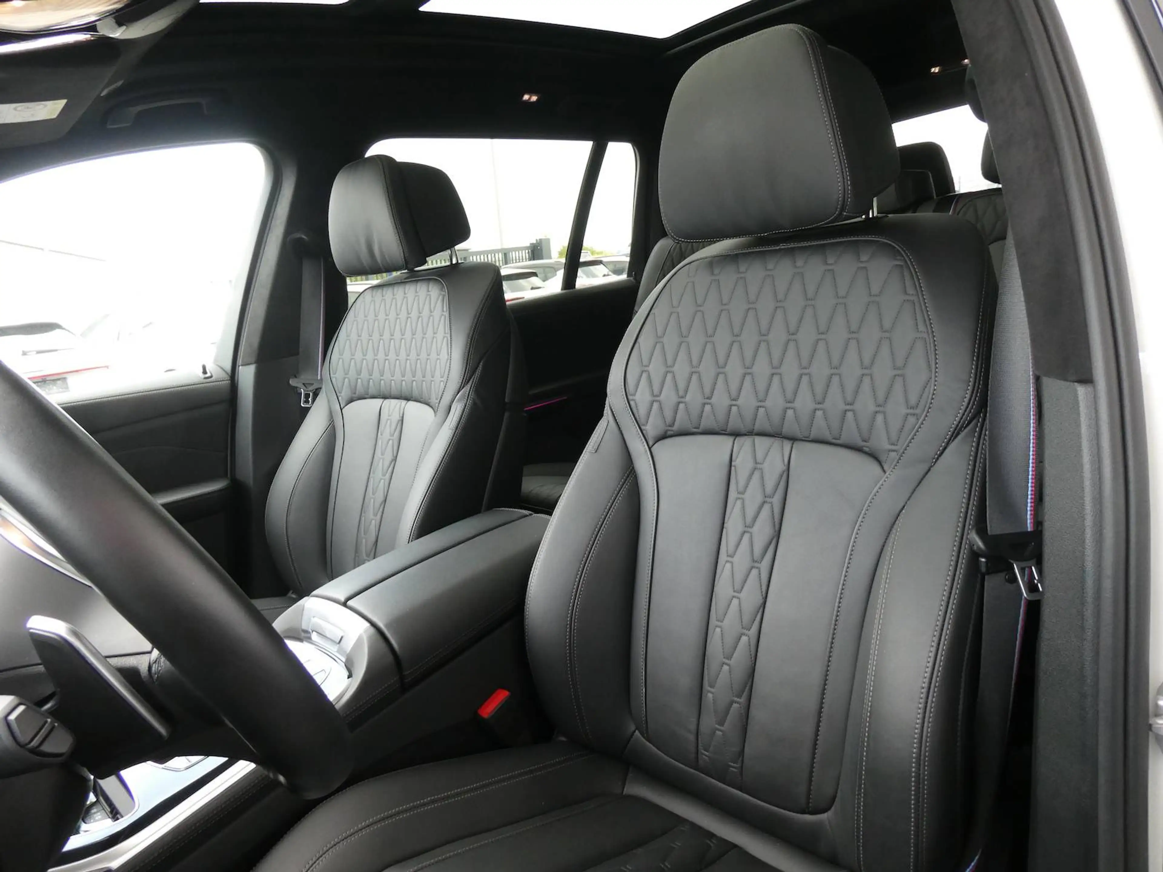 BMW X7 xDrive 40 d M Sport — photo 10