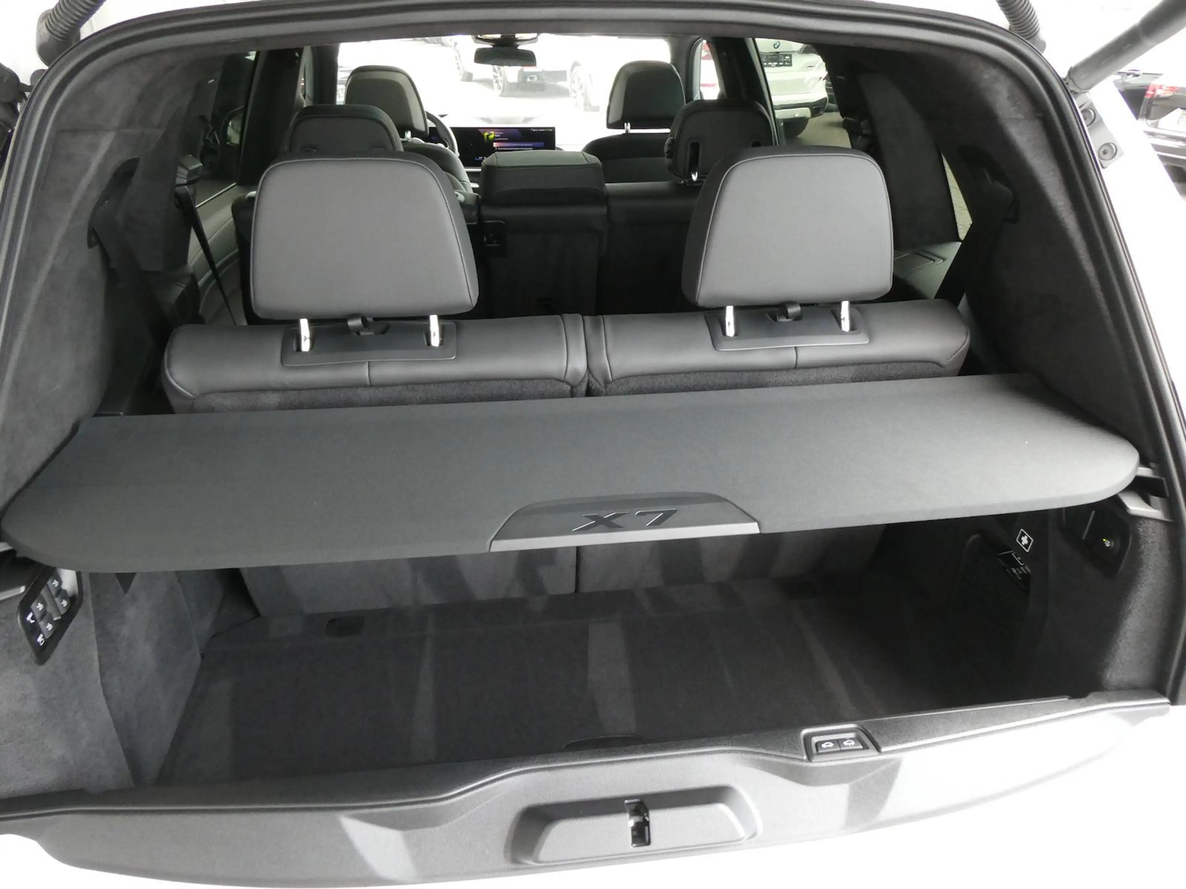 BMW X7 xDrive 40 d M Sport — photo 15