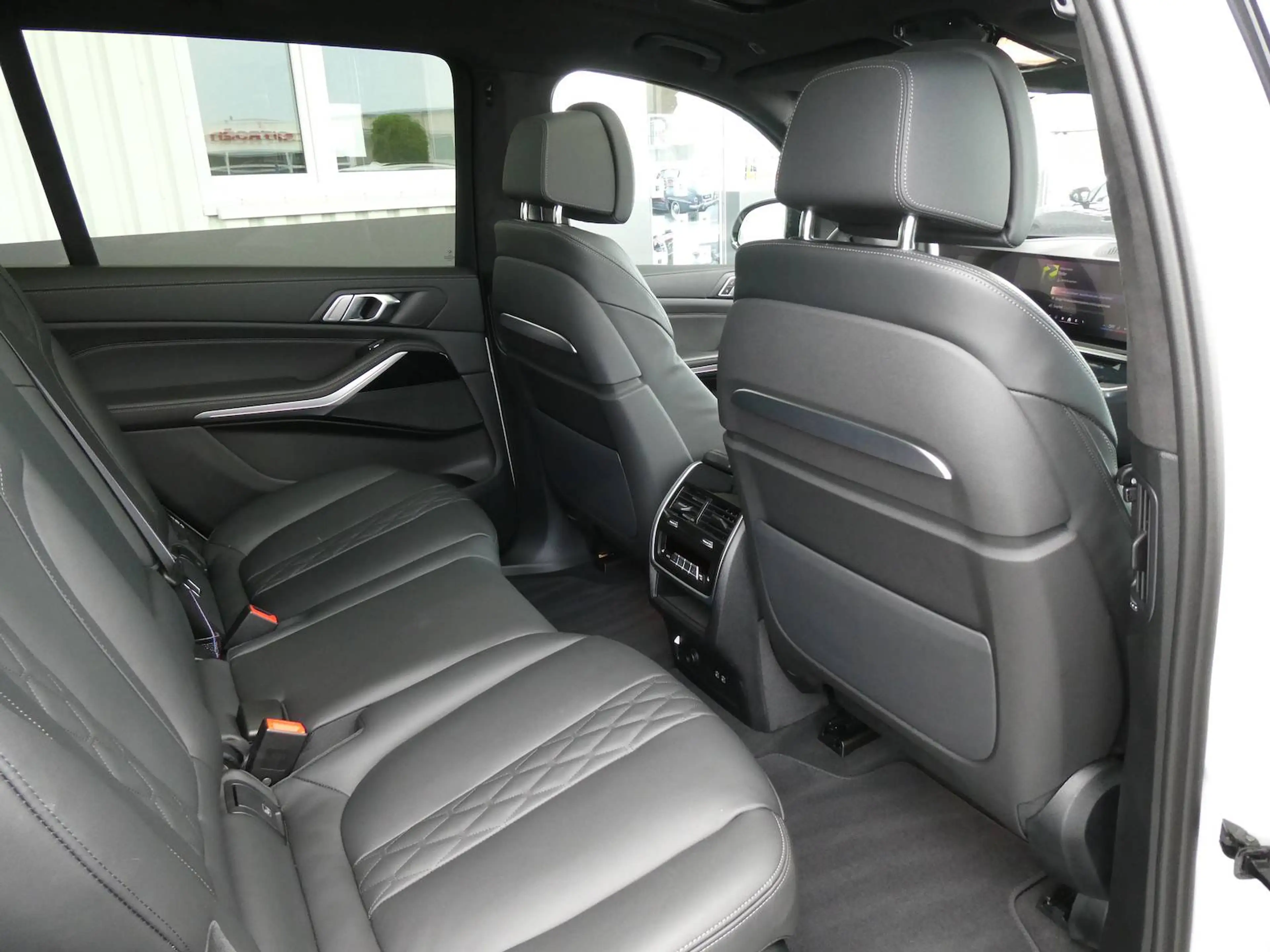 BMW X7 xDrive 40 d M Sport — photo 11