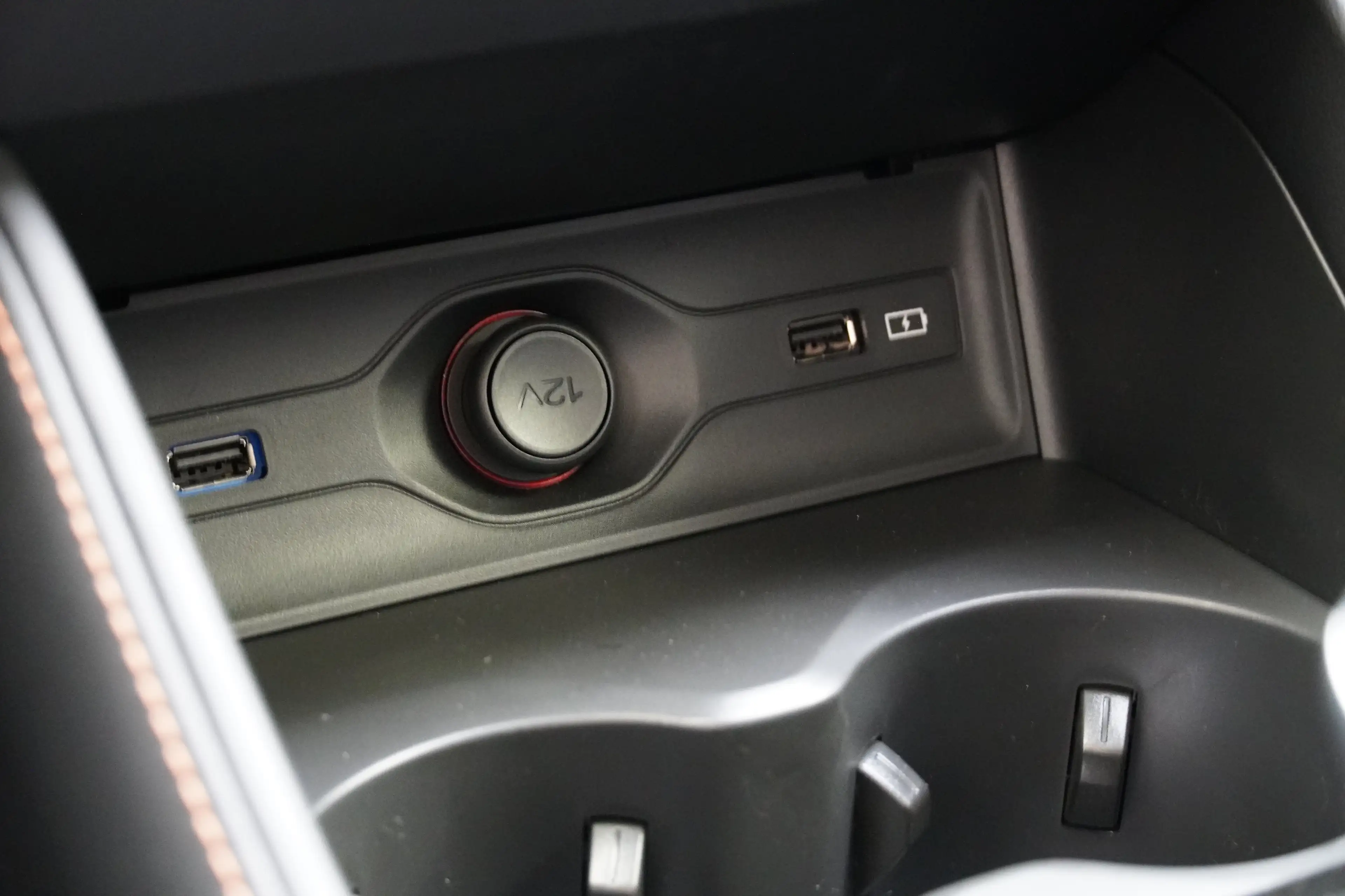 MG HS HEV Luxury Lenkradhzg.GRATIS Winterreifen — photo 15