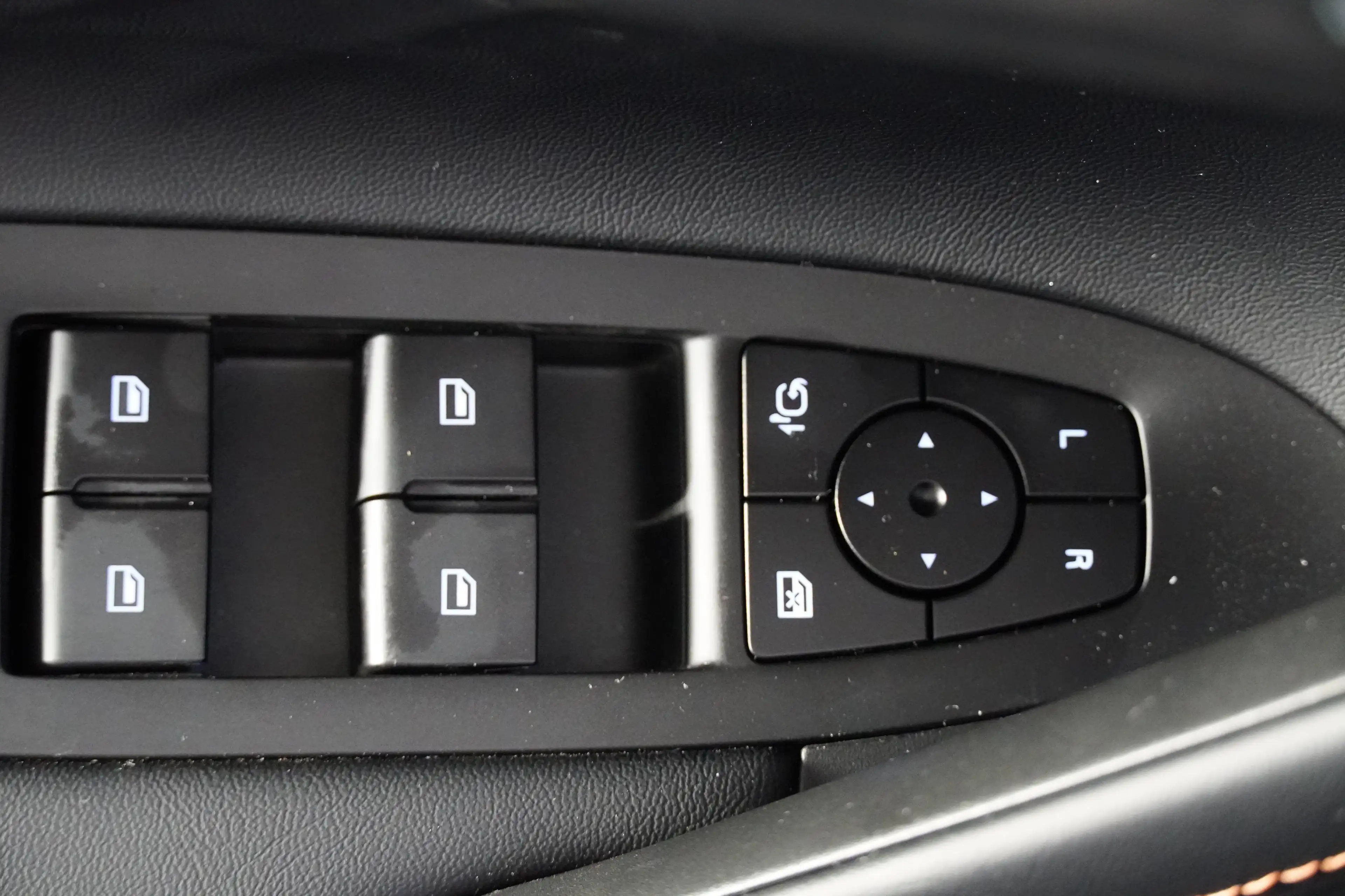 MG HS HEV Luxury Lenkradhzg.GRATIS Winterreifen — photo 7