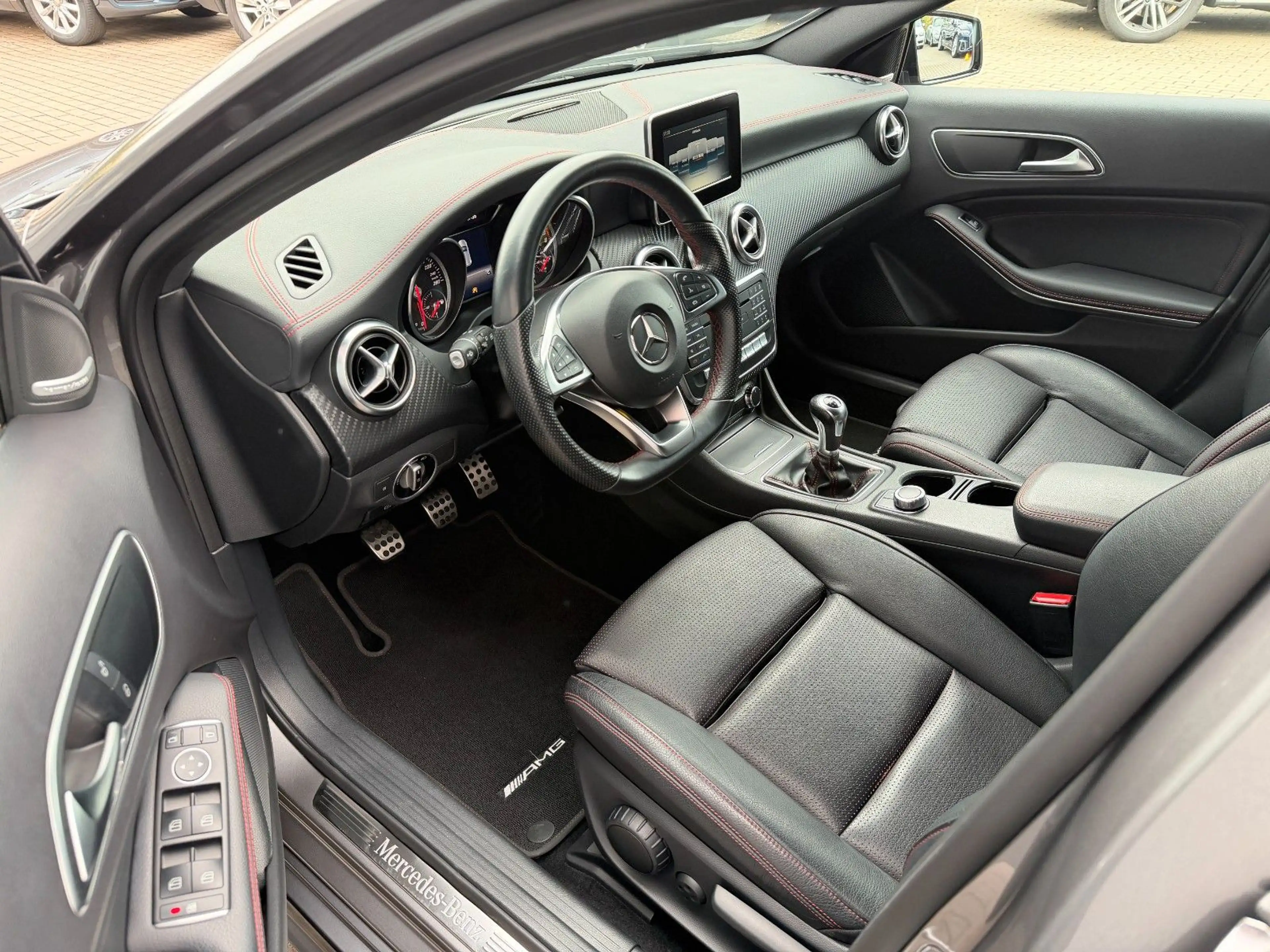 Mercedes-Benz A 200 A200 AMG-Line*LED*Carbon*Night-Paket*Navi* — photo 12