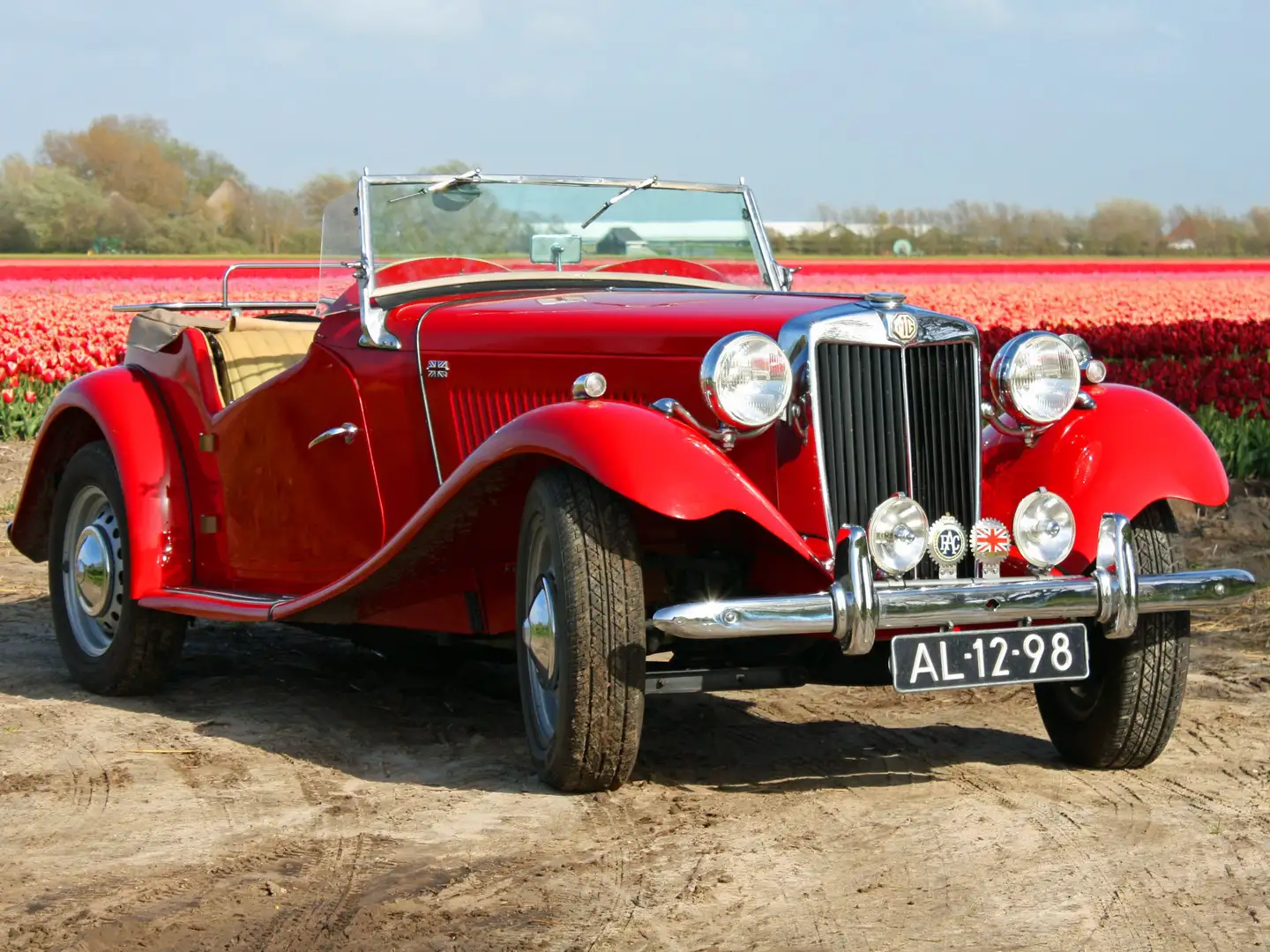 MG TD cabriolet Rojo - 1