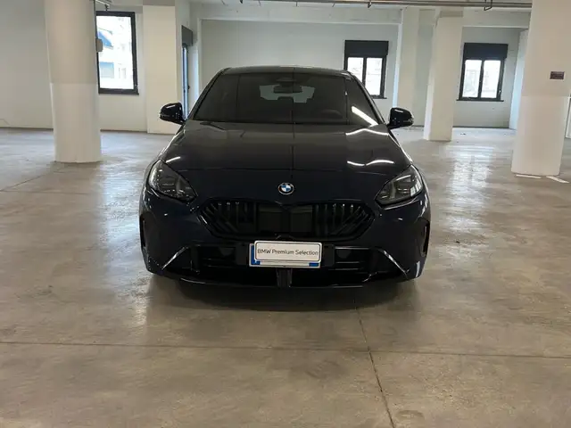 BMW 1 Series view 5