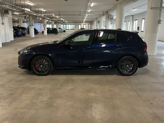 BMW 1 Series view 2