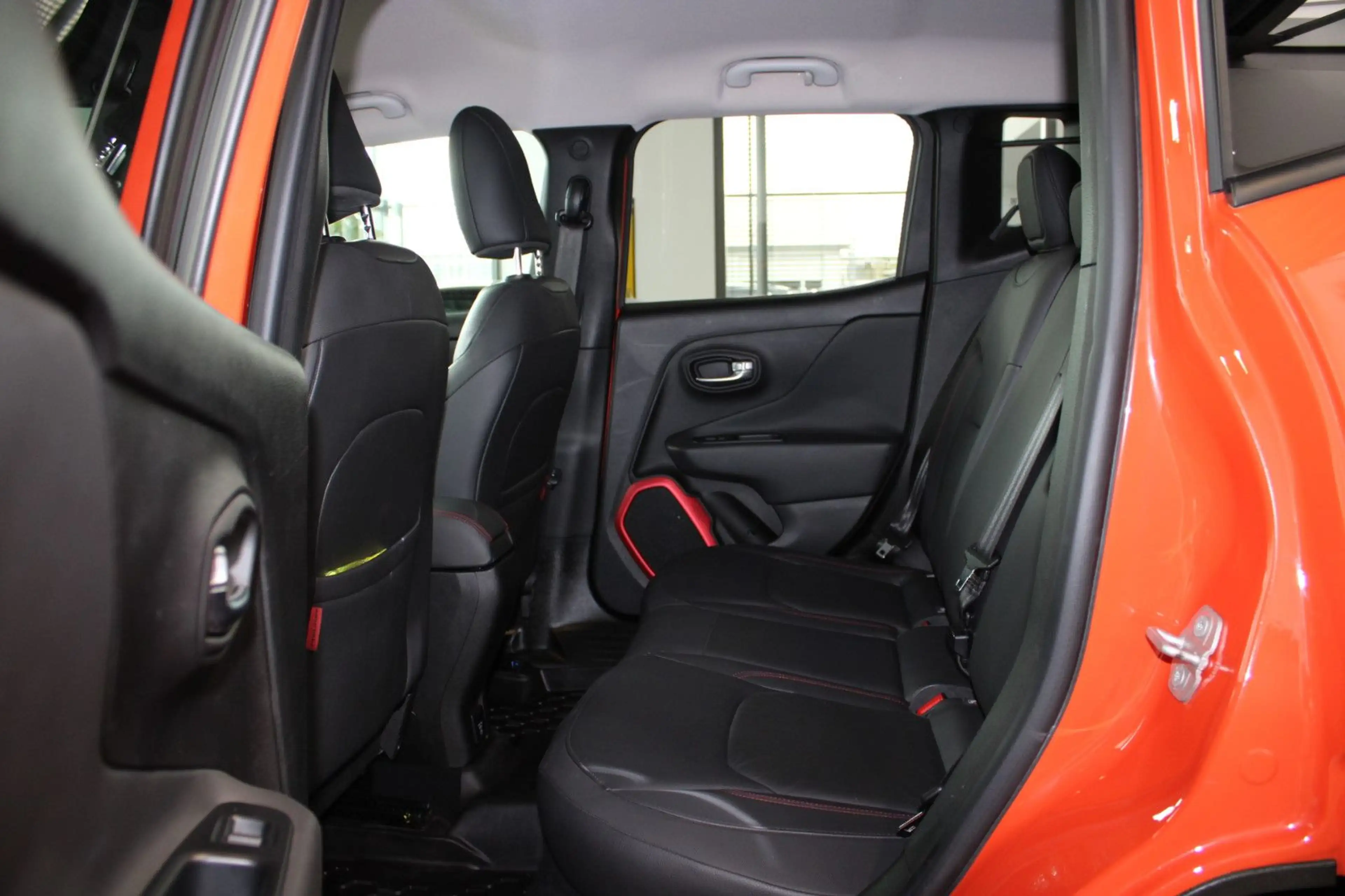 Jeep Renegade RENEGADE *TRAILHAWK* 4X4 DIESEL AUTOMATIK 1.HAND — photo 4