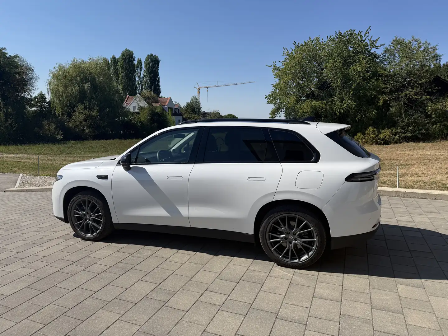 Leapmotor C10 REEV 28,4kWh Design Weiß - 1