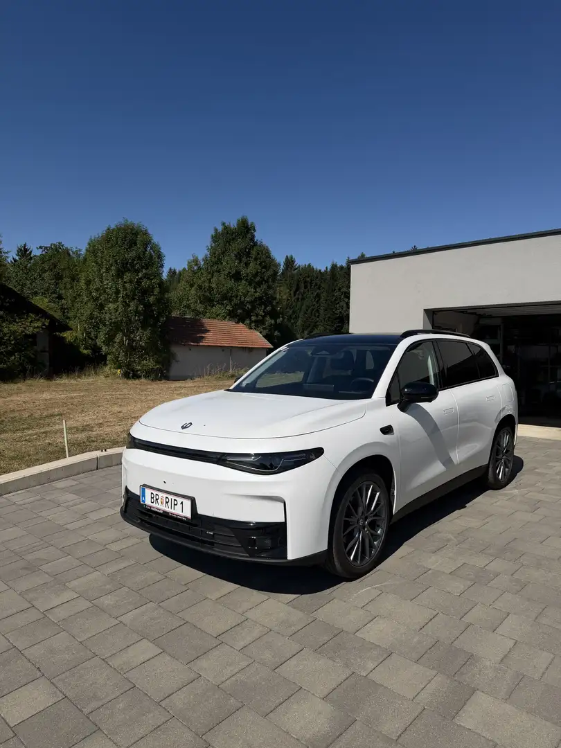Leapmotor C10 REEV 28,4kWh Design Weiß - 2