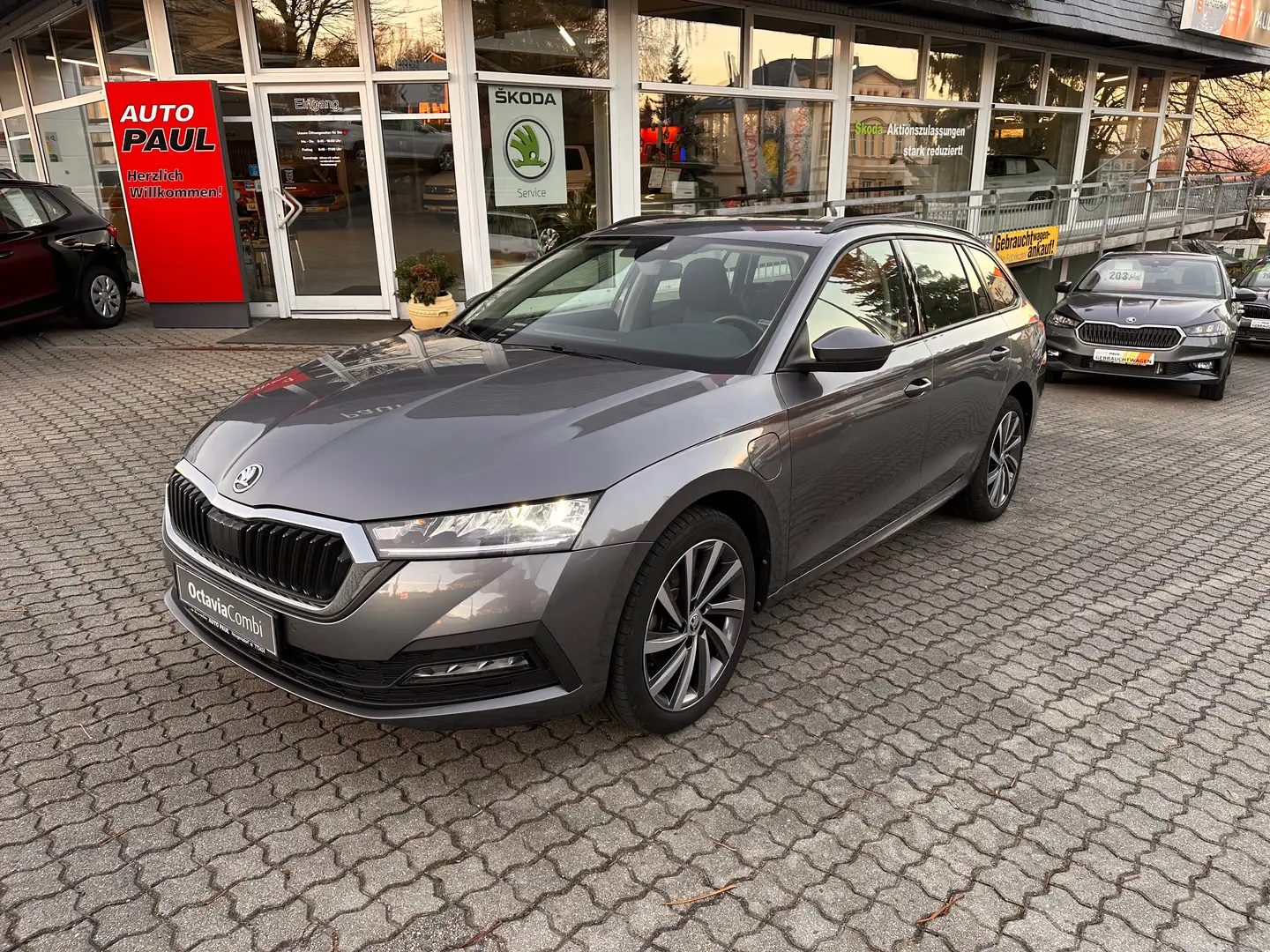 Skoda Octavia Combi Ambition iV DSG*Voll LED*PDC*Standheiz*18"LM Gris - 2