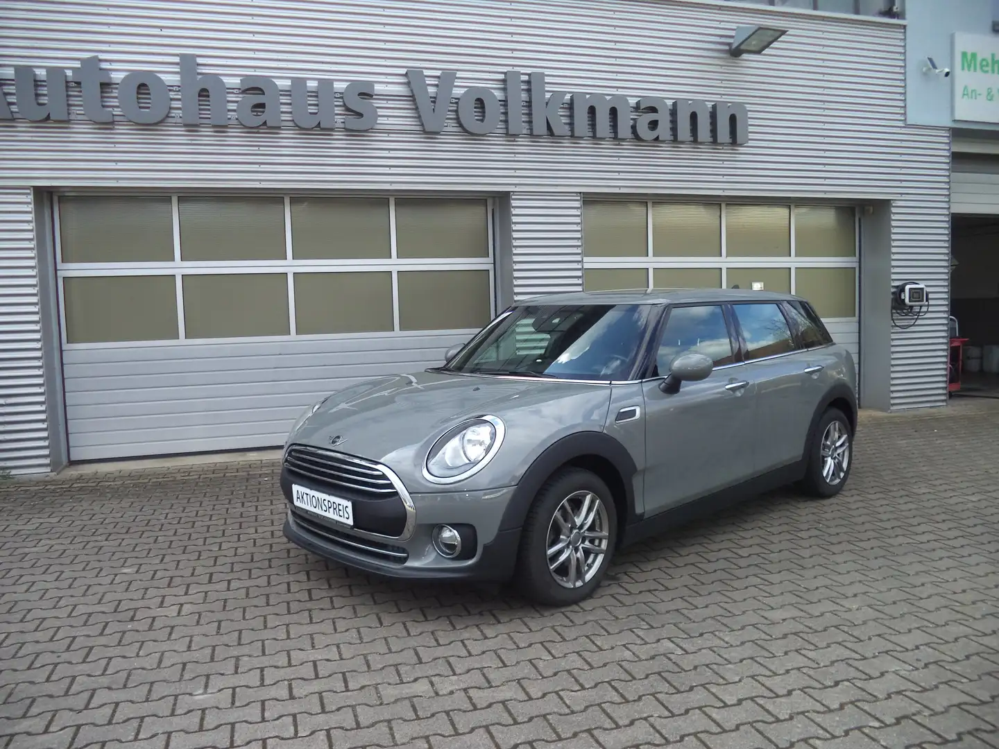 MINI One Clubman Klimaanlage Berganfahrhilfe Parksensoren Sitzheiz Grau - 1