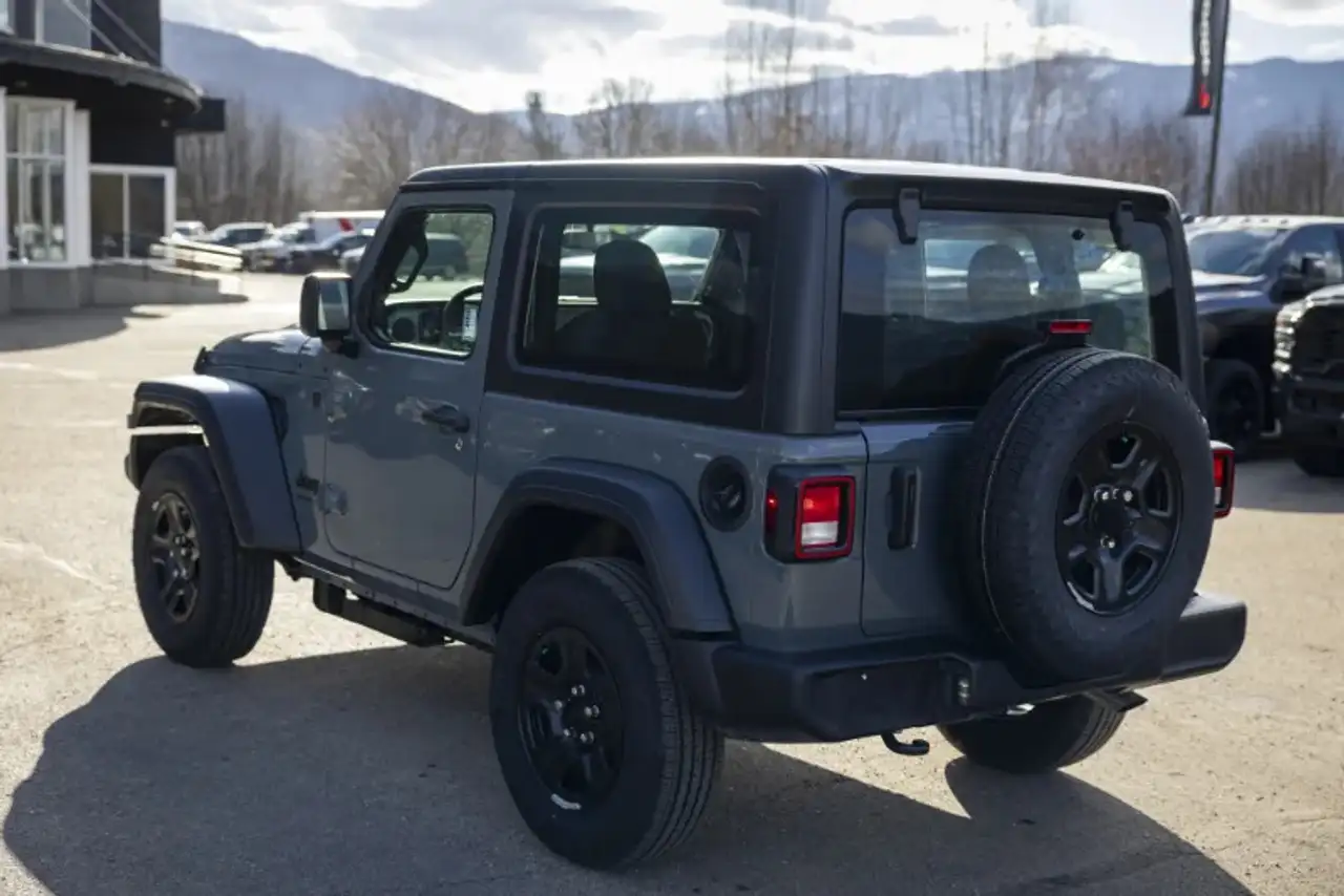 Jeep Wrangler снимка Jeep Wrangler