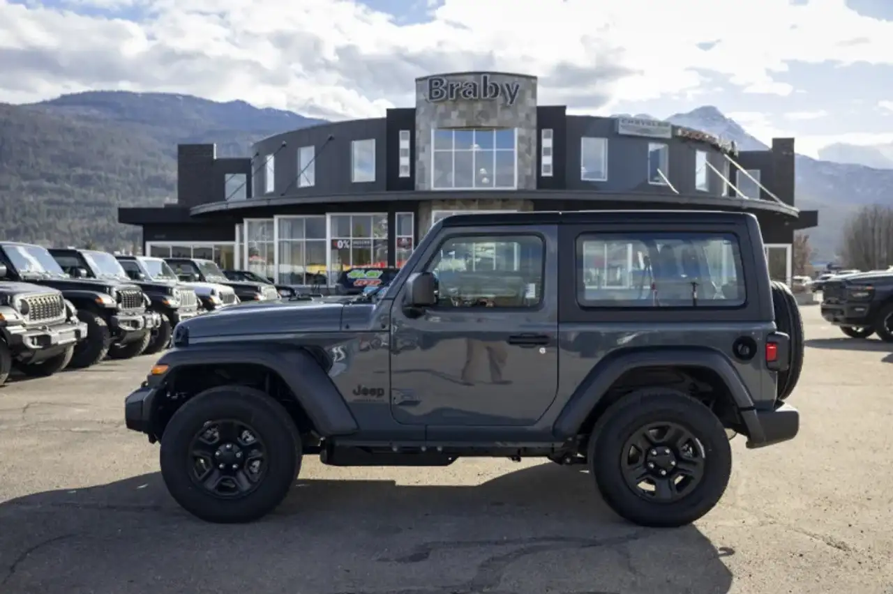 Jeep Wrangler снимка Jeep Wrangler