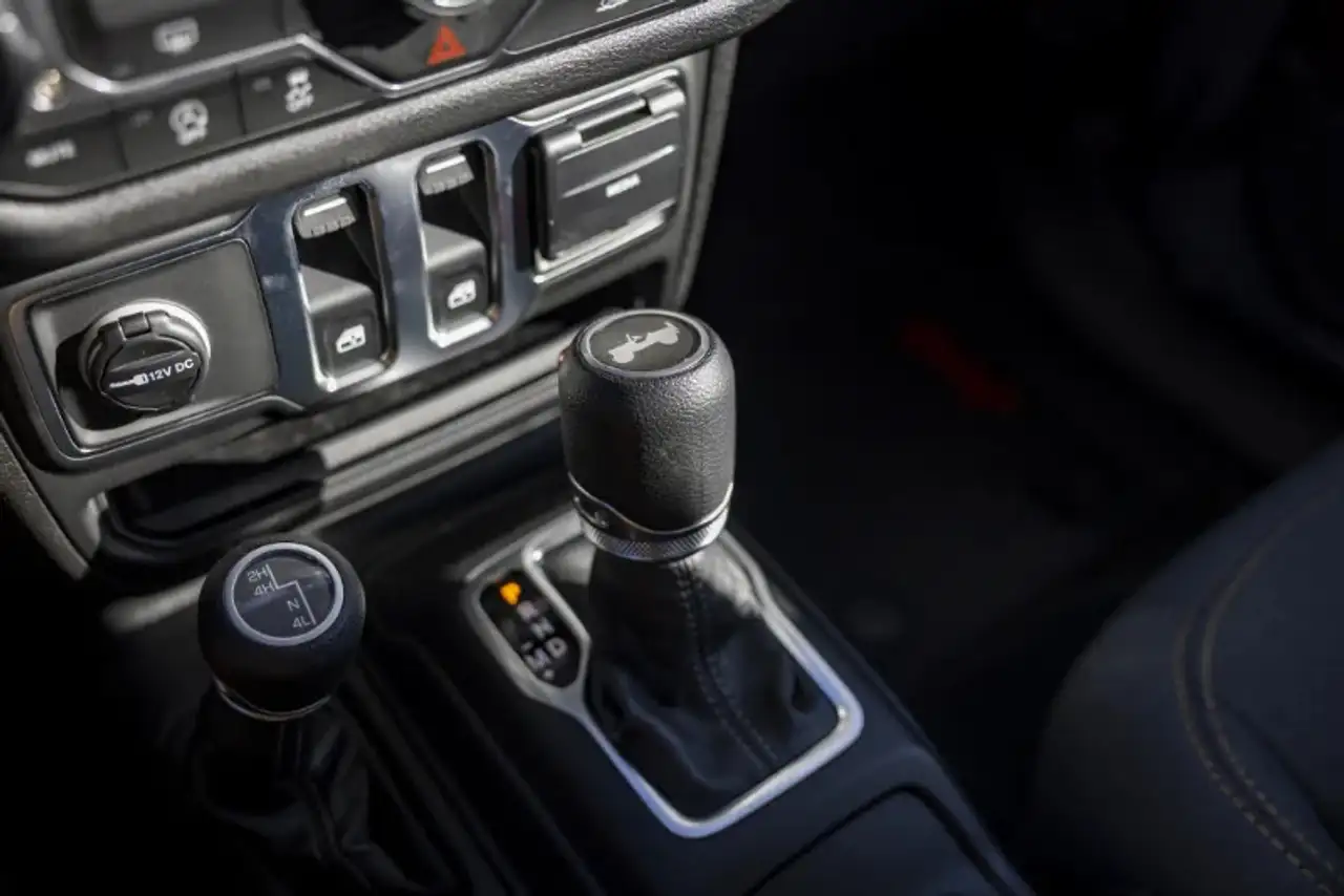Jeep Wrangler снимка Jeep Wrangler