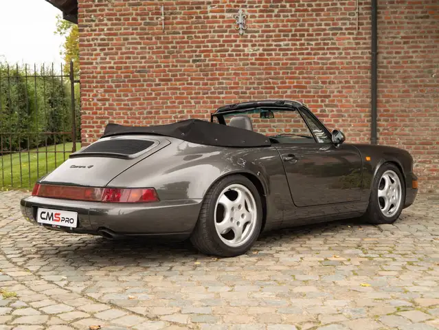 Porsche 964 Carrera 4 Cabriolet