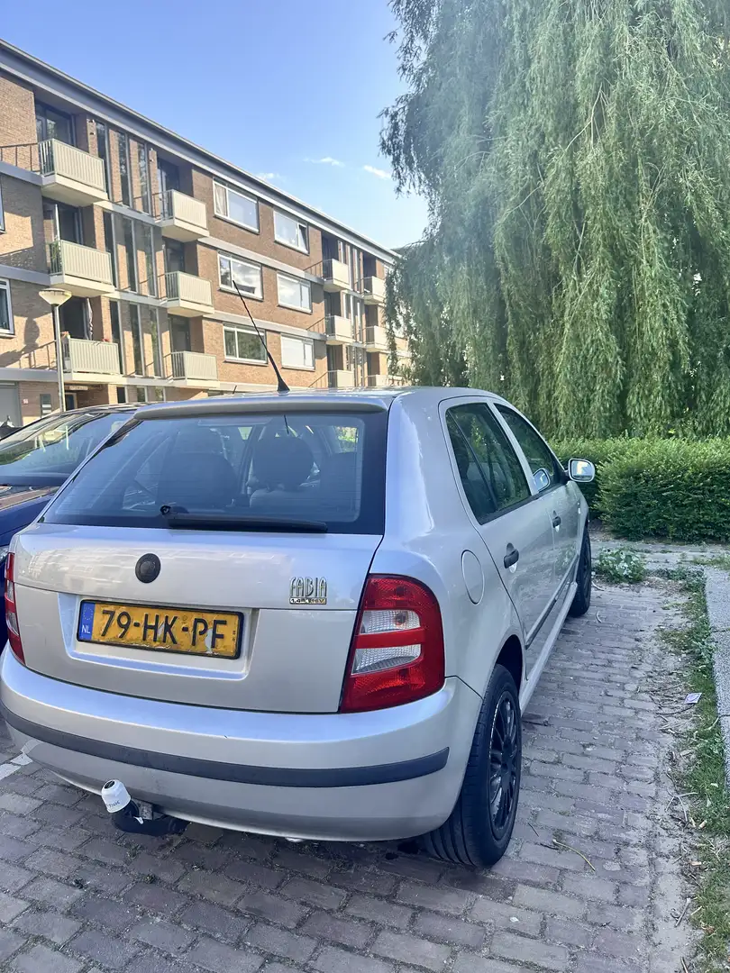 Skoda Fabia 1.4-16V Comfort Gri - 1